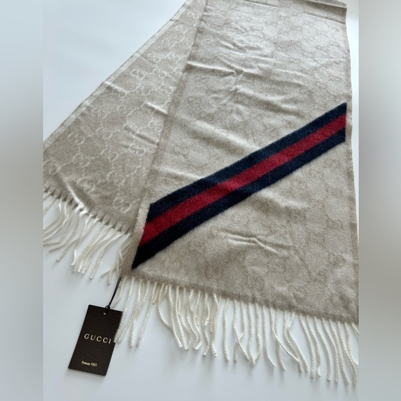 New With Tags Gucci Nikky Wool Alpaca Monogram Web Beige Scarf Shawl Fringe - Picture 2 of 16